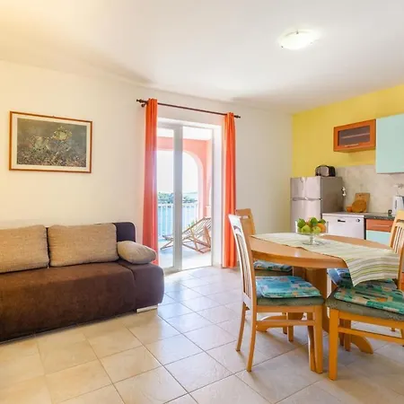 Karbuni 13217c Apartman